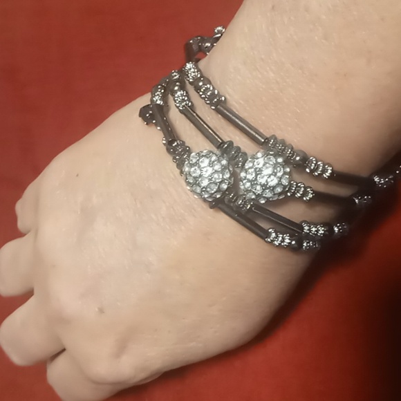 Black & silver wrap bracelet. crystals with metal blackened beads - Picture 5 of 5